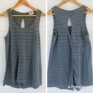 Keyhole tank top Size Small